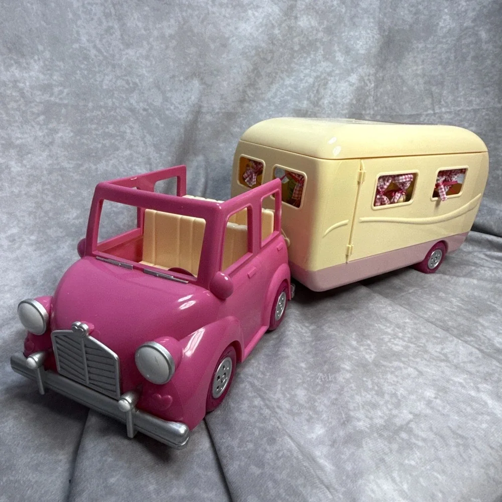 Lil Woodzeez Happy Camper Calico Critters Travel Trailer Jeep Car Pink Figures